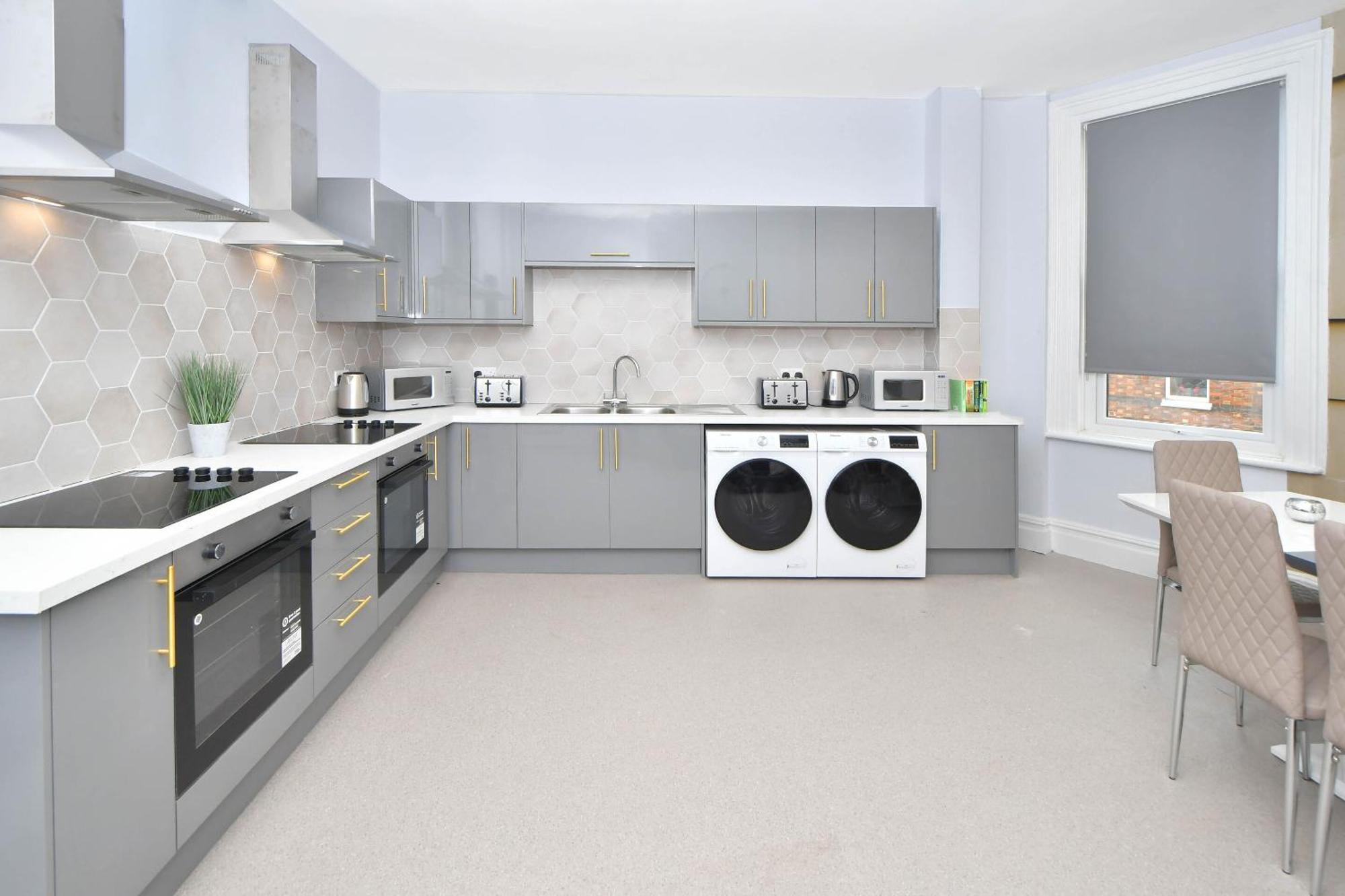 One Battison - Affordable Rooms, Suites & Studios In Stoke On Trent Екстериор снимка
