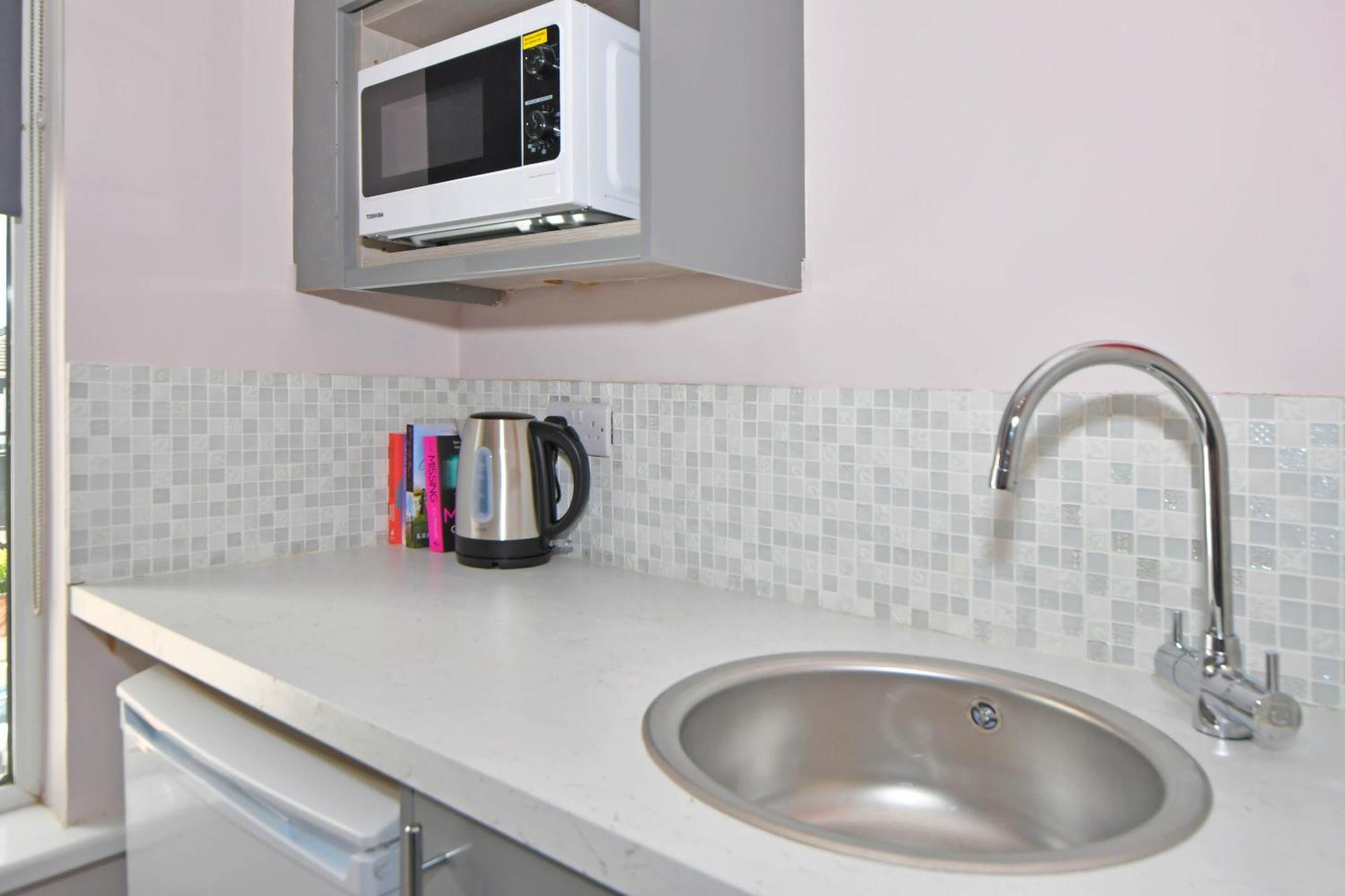One Battison - Affordable Rooms, Suites & Studios In Stoke On Trent Екстериор снимка